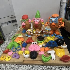 Vintage 1985 Huge Lot Mr Mrs Potato Head & kids Bodies + 79 Accessories Parts *